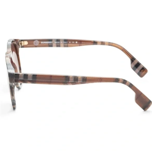 NWT Burberry Iconic Nova Check White, Red and Black Sunglasses - Picture 2 of 7